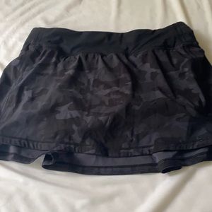 Lululemon camo running skirt